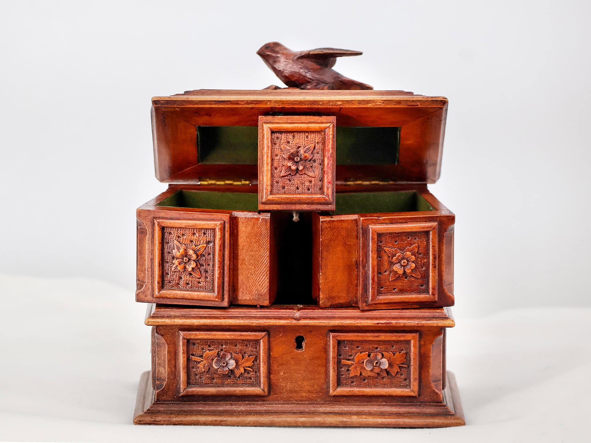 Antique Gallery - Wood