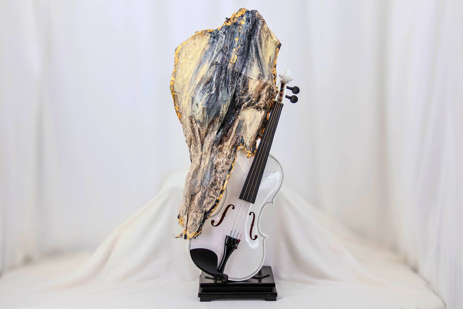 Crocifissa - Kristina Sculpture Violin